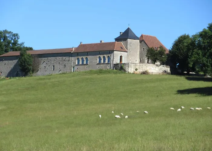 Nature Et Piscine Au Sommet Du Perigord Panzió